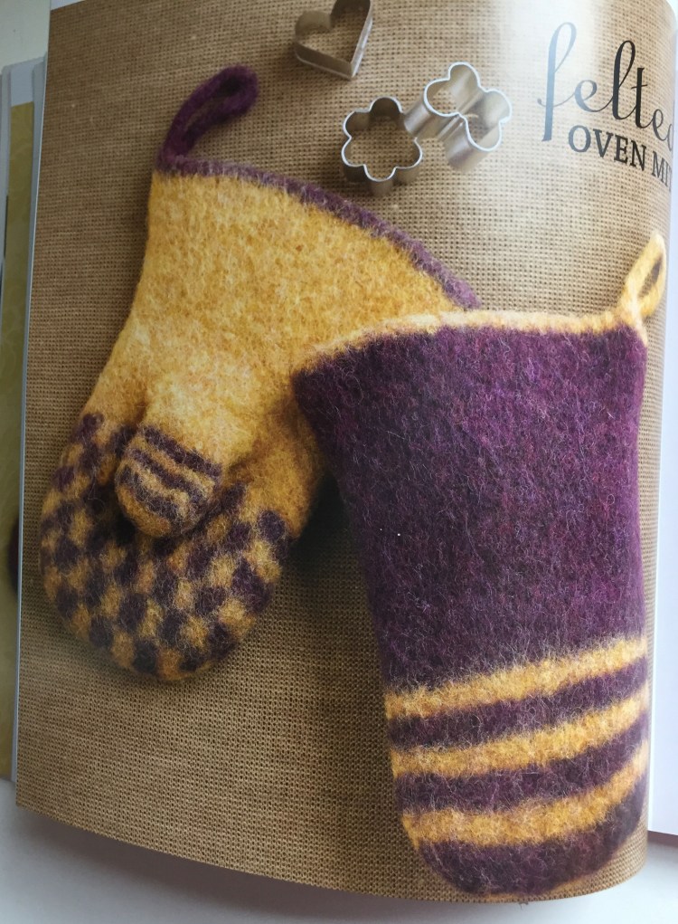 felted_oven_mitt